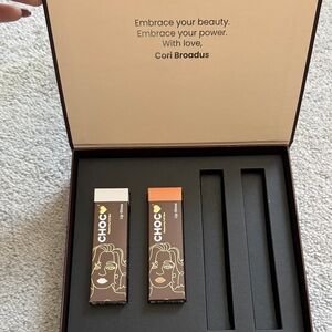 Lip Gloss Set Choc: Cori
Broadus